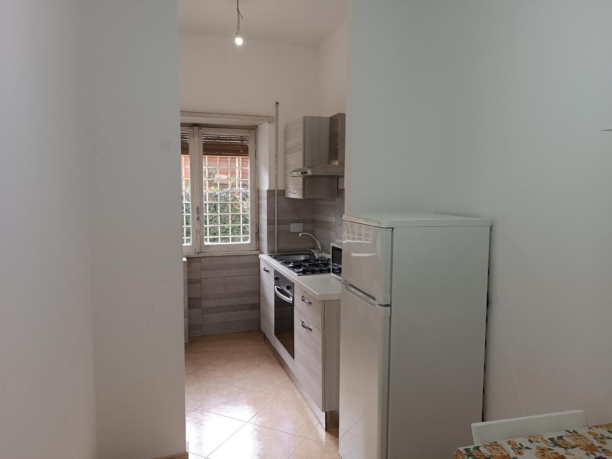 Apartamento Per 4 In Via Tiburtina, Wi-fi, Metro B E Bus Per Il Centro E La Sapienza
