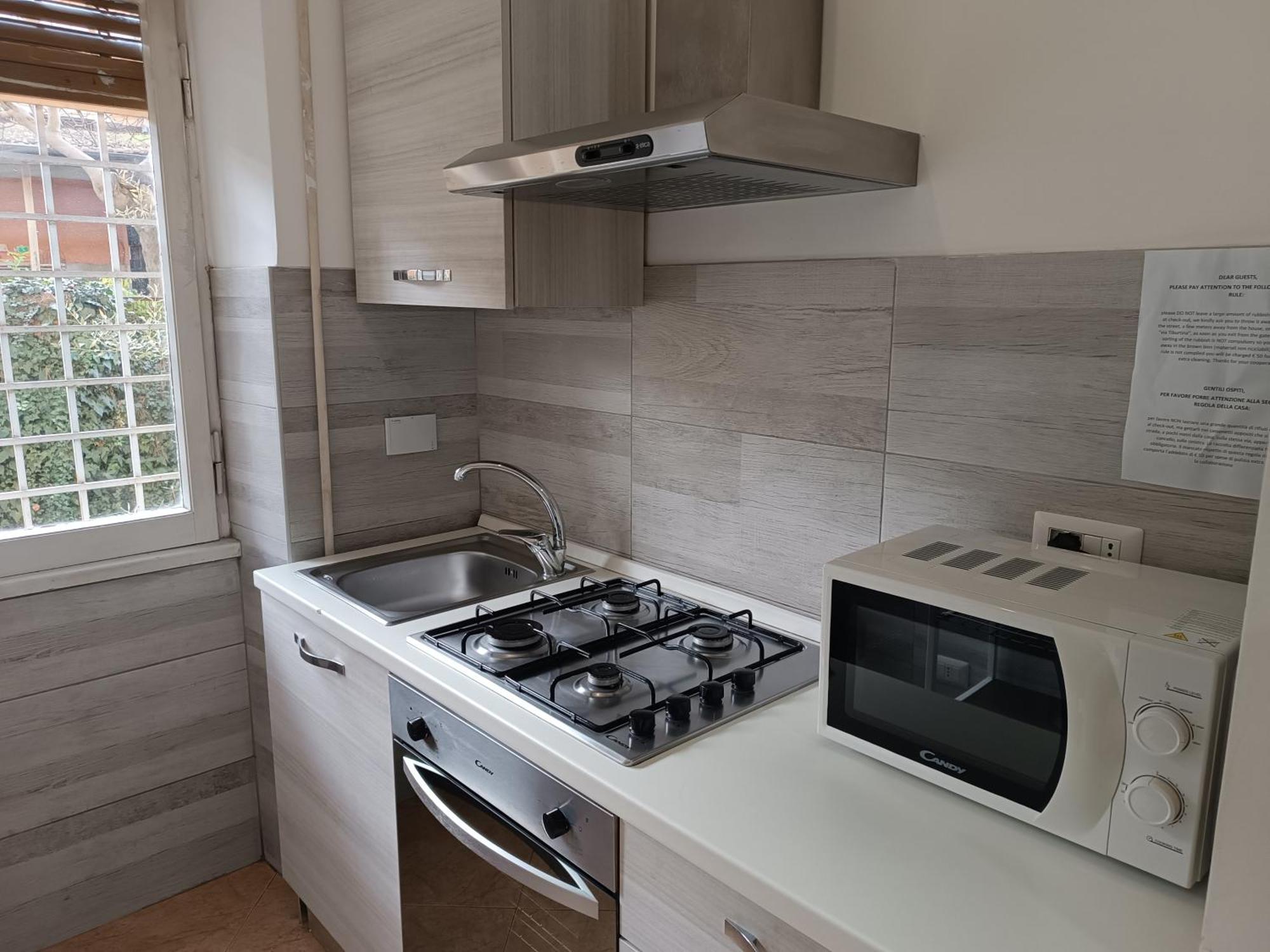 Apartamento Per 4 In Via Tiburtina, Wi-fi, Metro B E Bus Per Il Centro E La Sapienza *