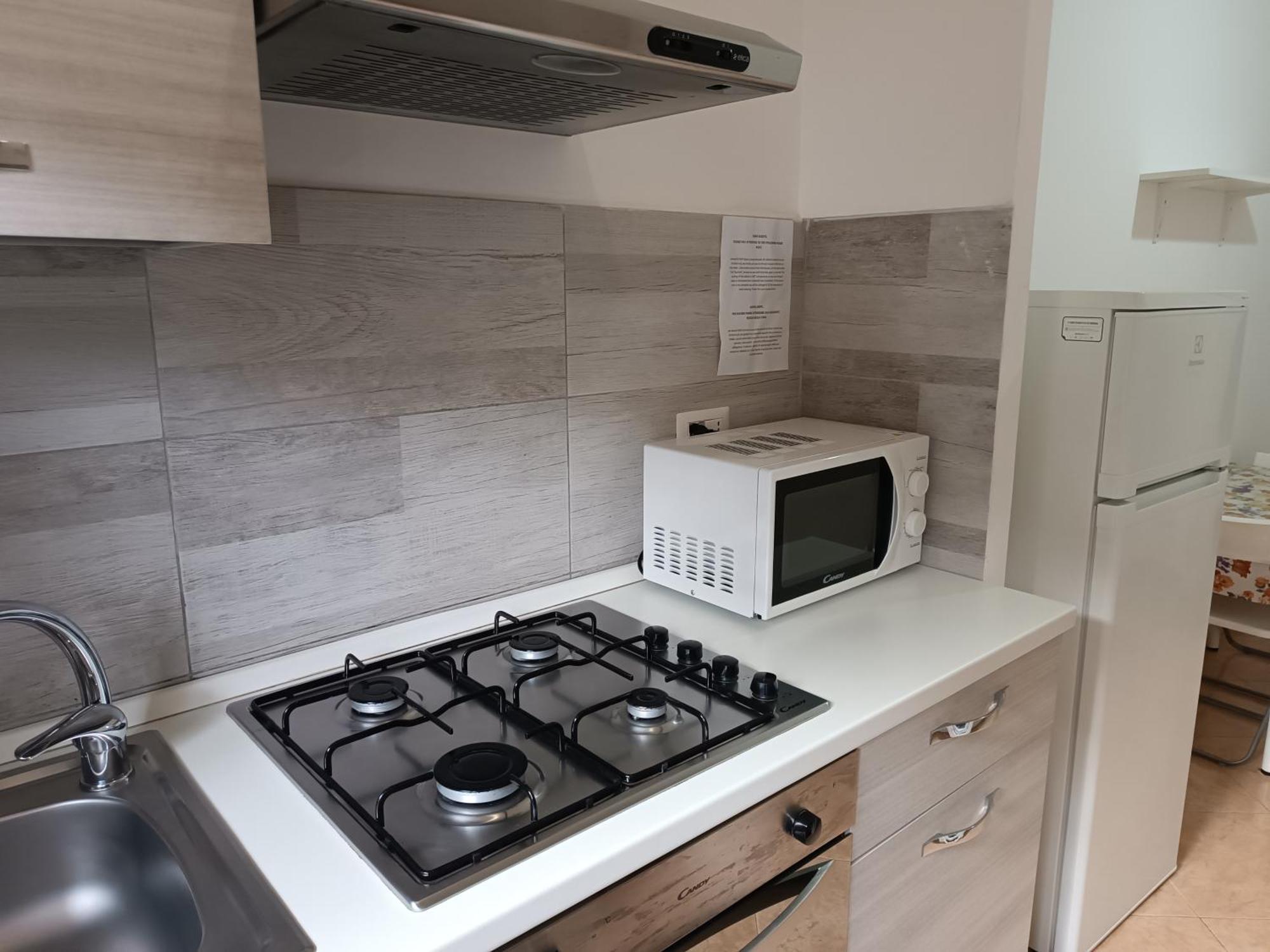 Apartment Per 4 In Via Tiburtina, Wi-fi, Metro B E Bus Per Il Centro E La Sapienza Rom