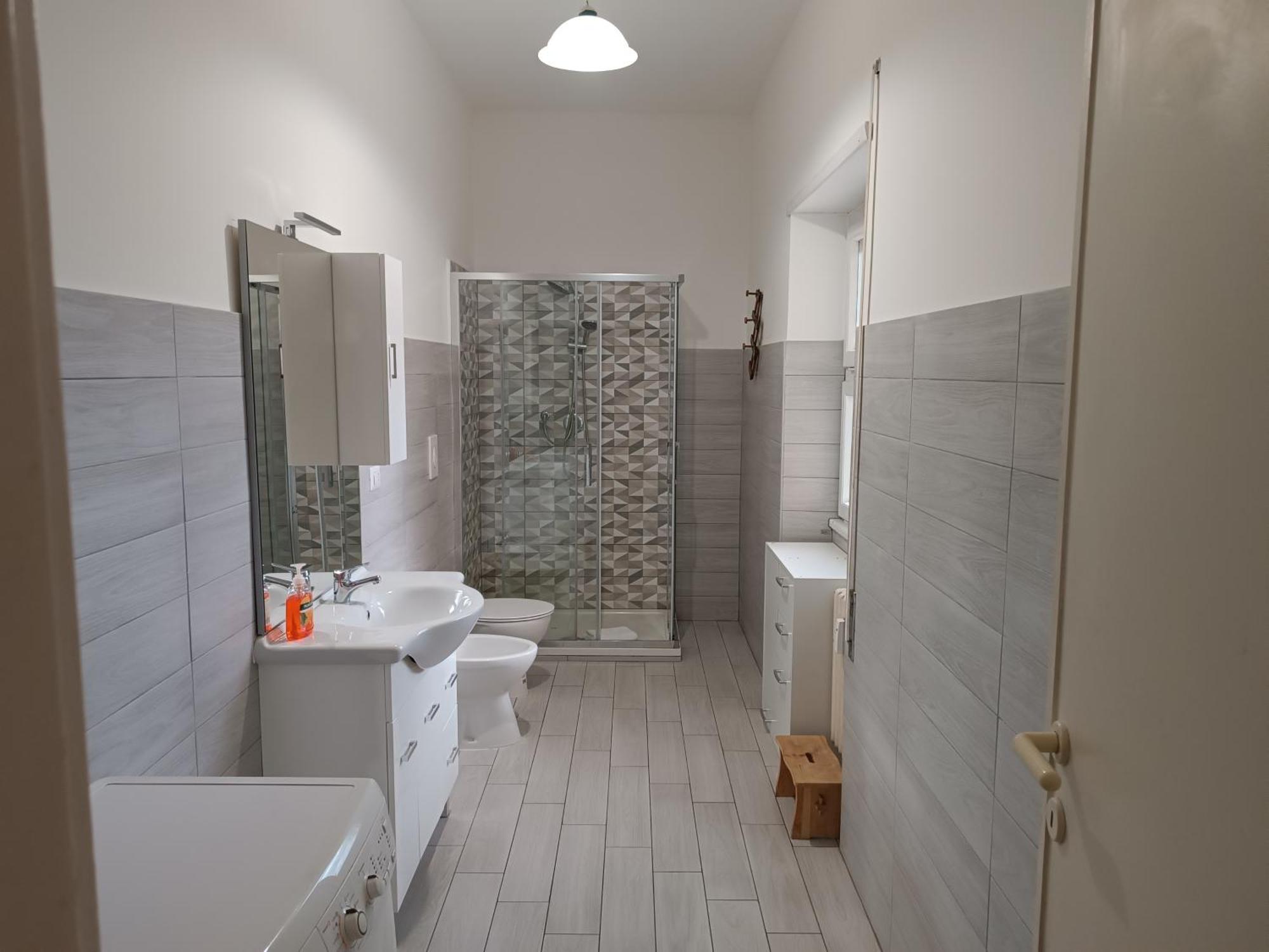 Apartment Per 4 In Via Tiburtina, Wi-fi, Metro B E Bus Per Il Centro E La Sapienza Rom
