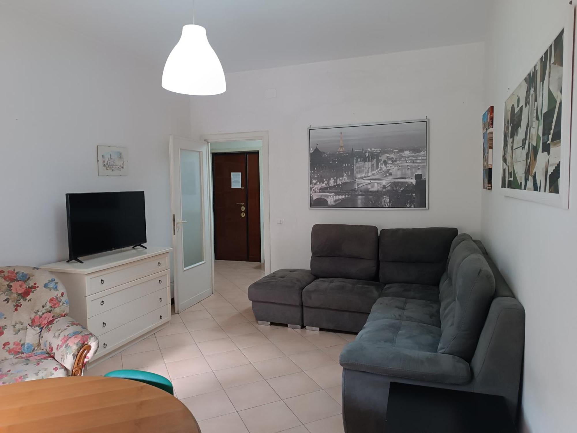 Apartment Per 4 In Via Tiburtina, Wi-fi, Metro B E Bus Per Il Centro E La Sapienza Rom